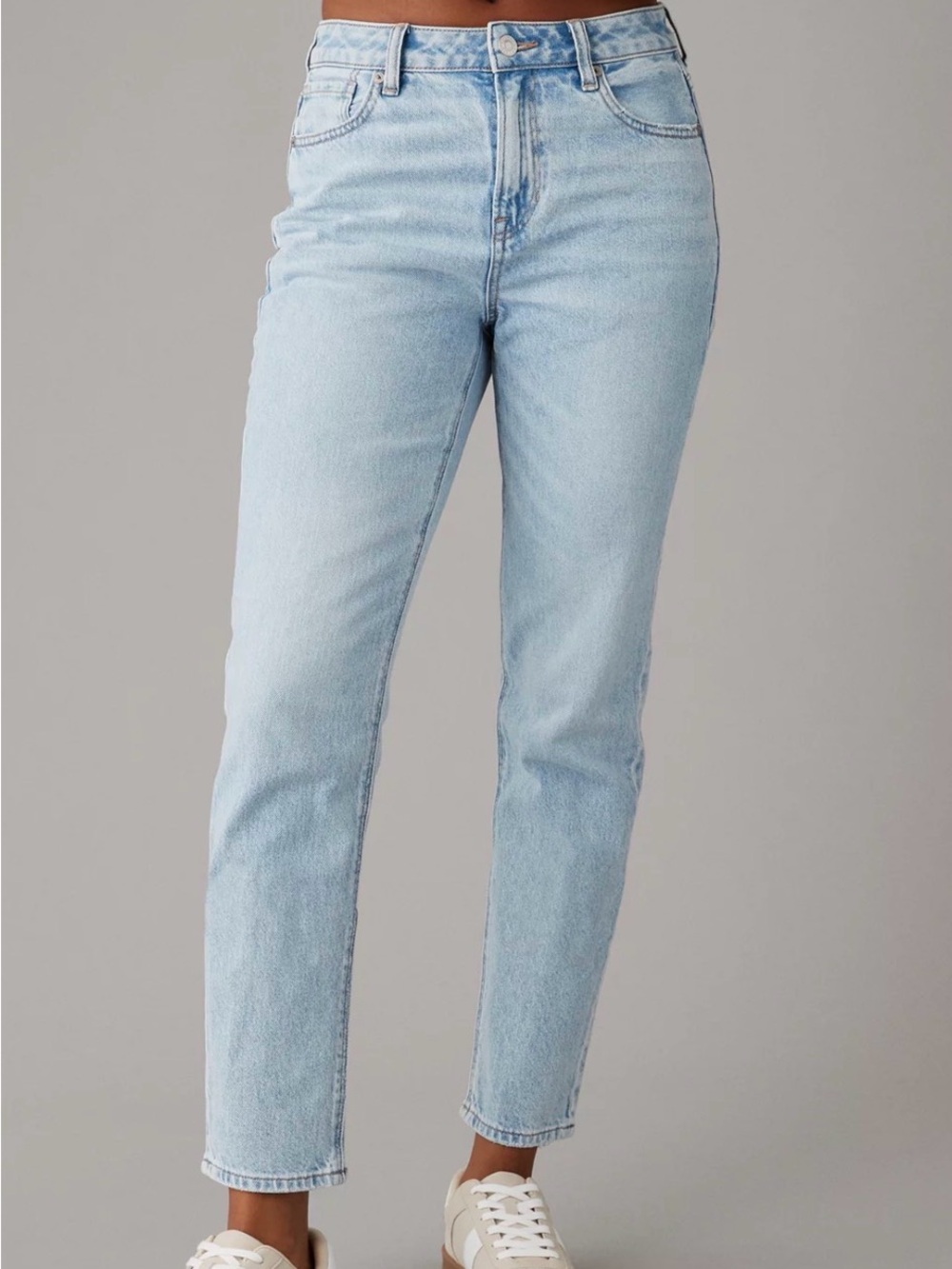 American Eagle Mom Jean Light Wash High-Rise Straight Women's Jeans